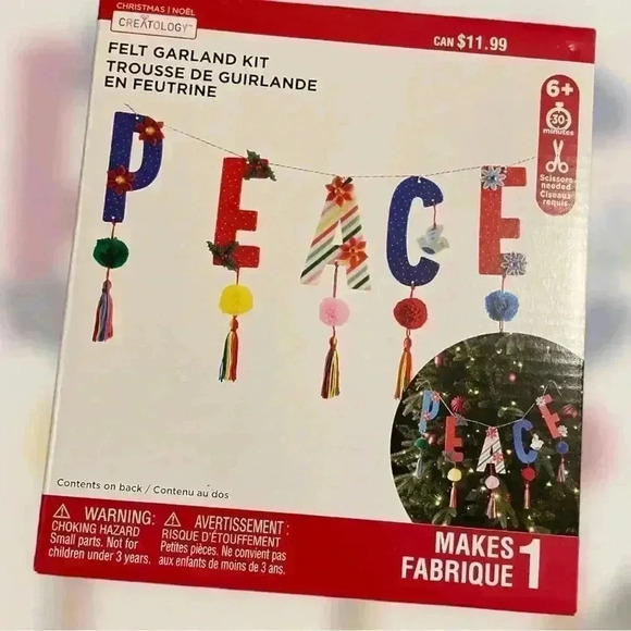 Creatology Christmas crafts felt tree, peace banner, and paper chains #Crafts - Picture 4 of 5